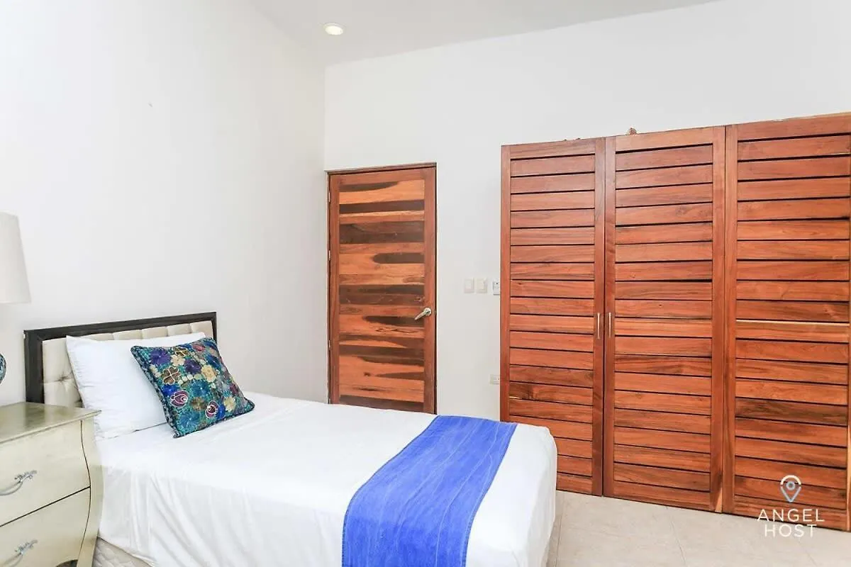 Villa With Private Pool & Large Garden In Playacar 普拉亚卡门