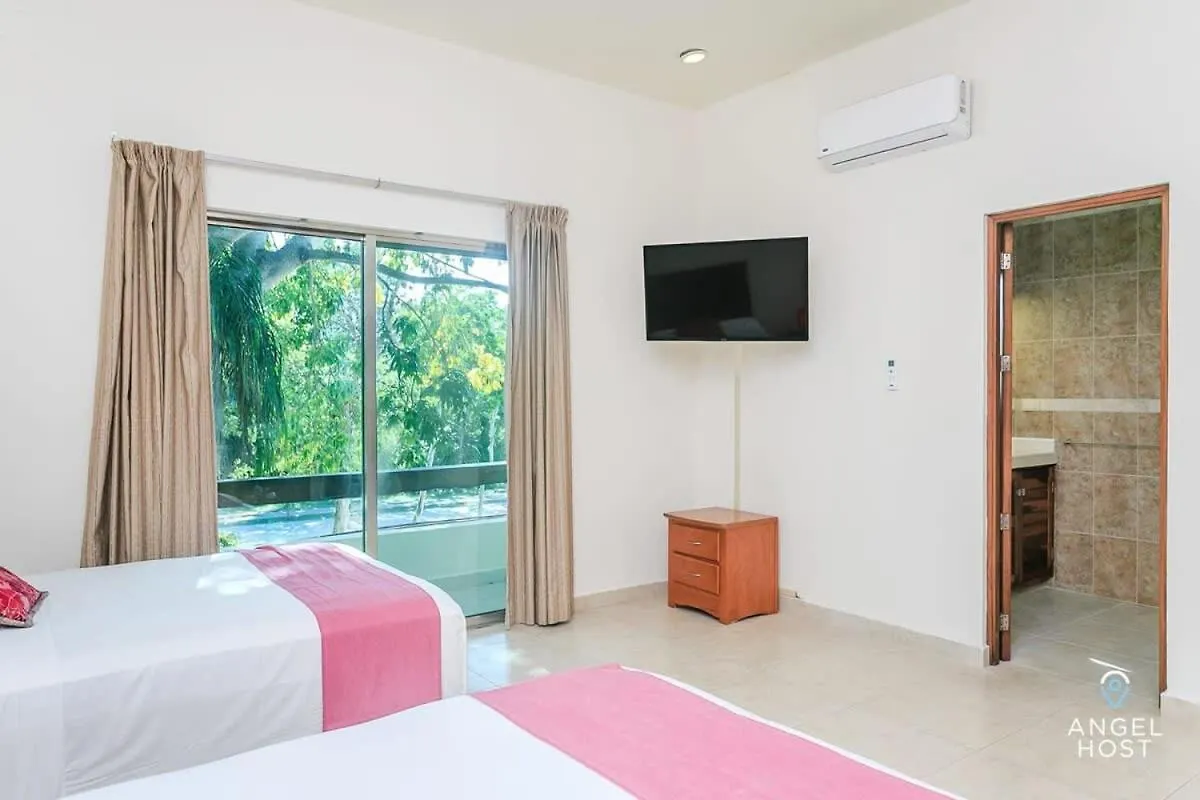 Villa With Private Pool & Large Garden In Playacar 普拉亚卡门