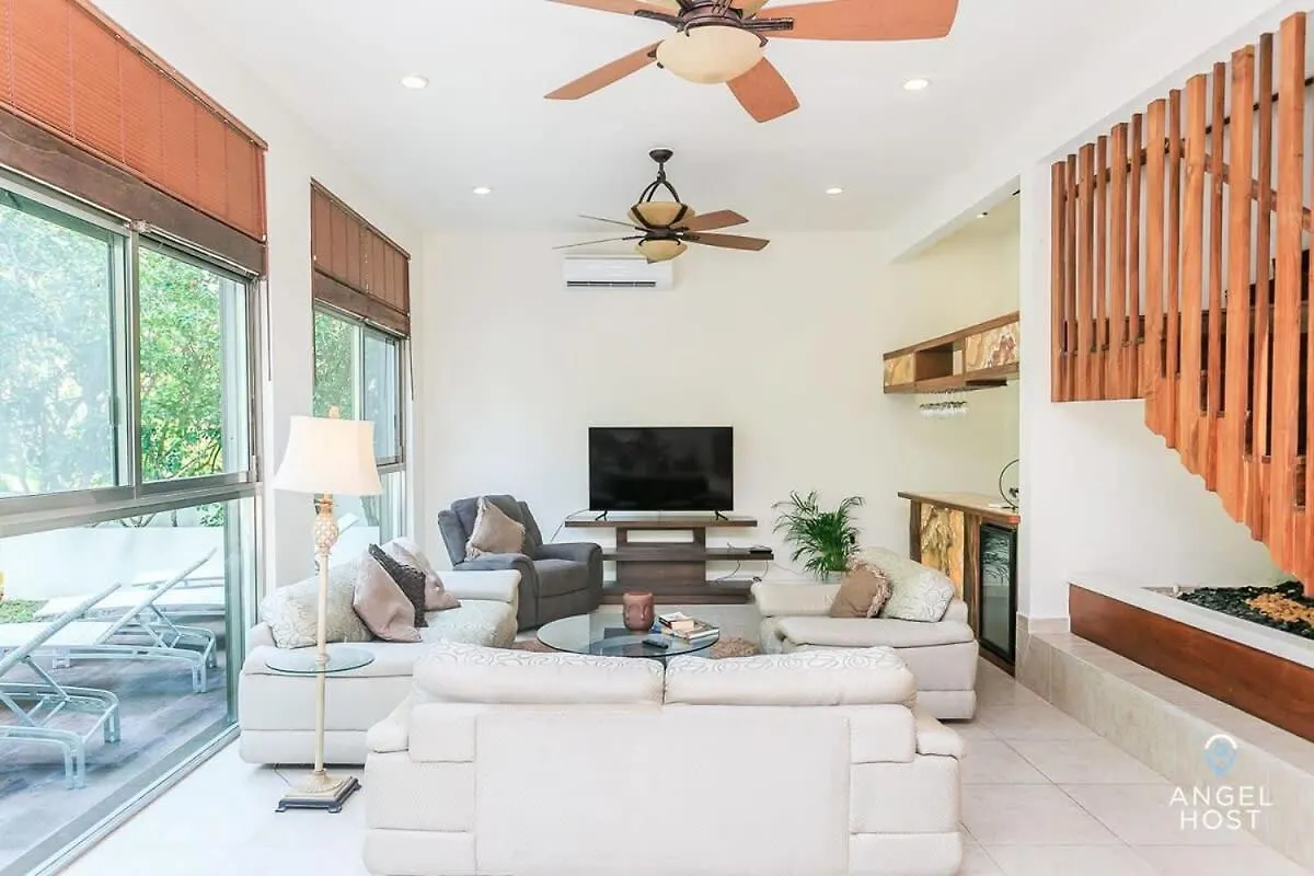Villa With Private Pool & Large Garden In Playacar 普拉亚卡门