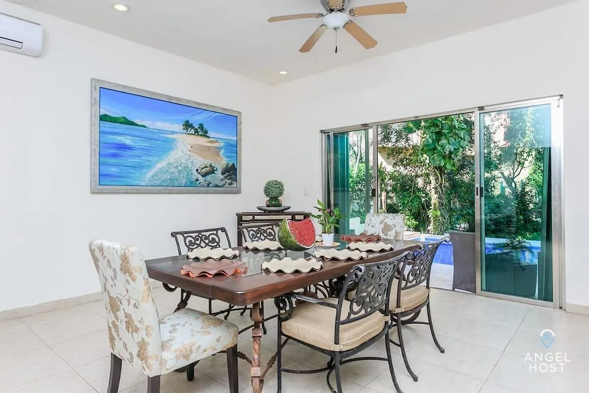 Villa With Private Pool & Large Garden In Playacar 普拉亚卡门