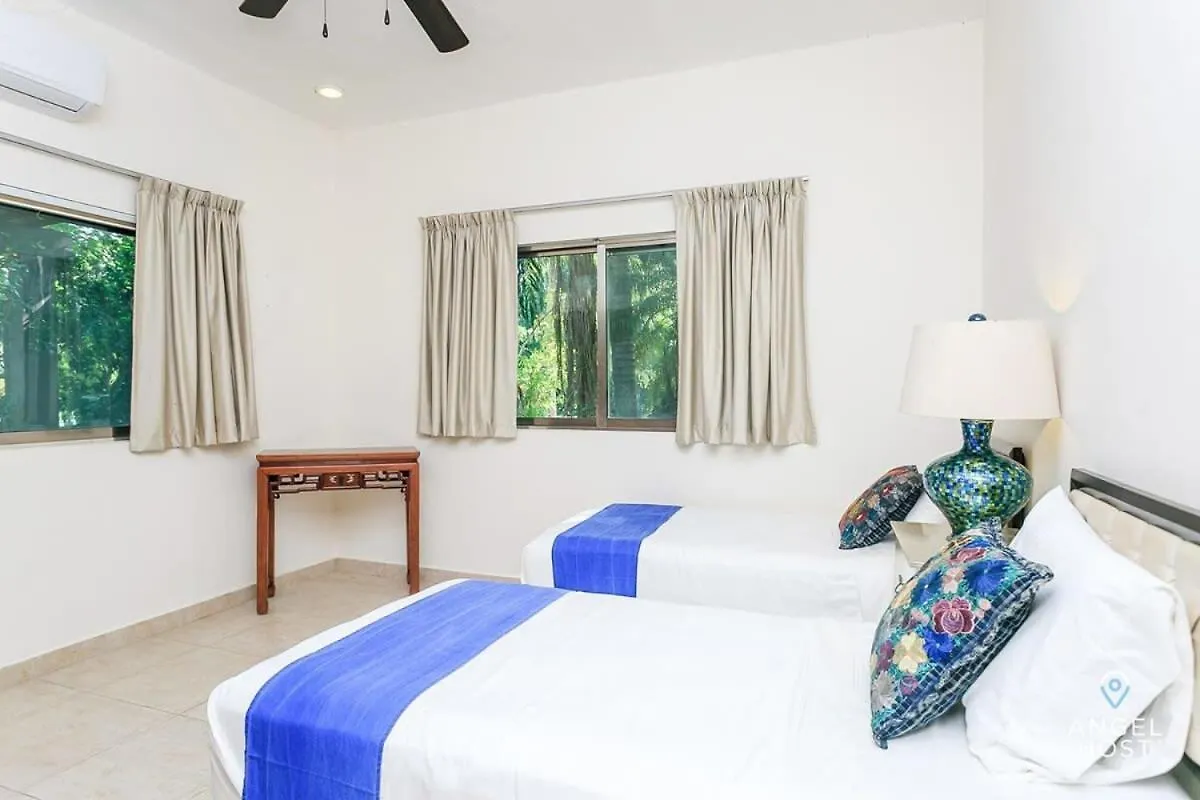 Villa With Private Pool & Large Garden In Playacar Playa del Carmen