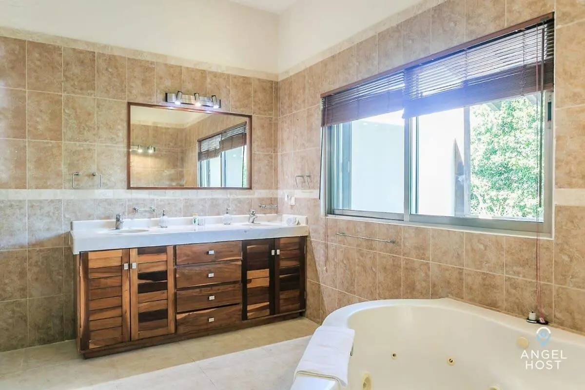 Villa With Private Pool & Large Garden In Playacar Playa del Carmen