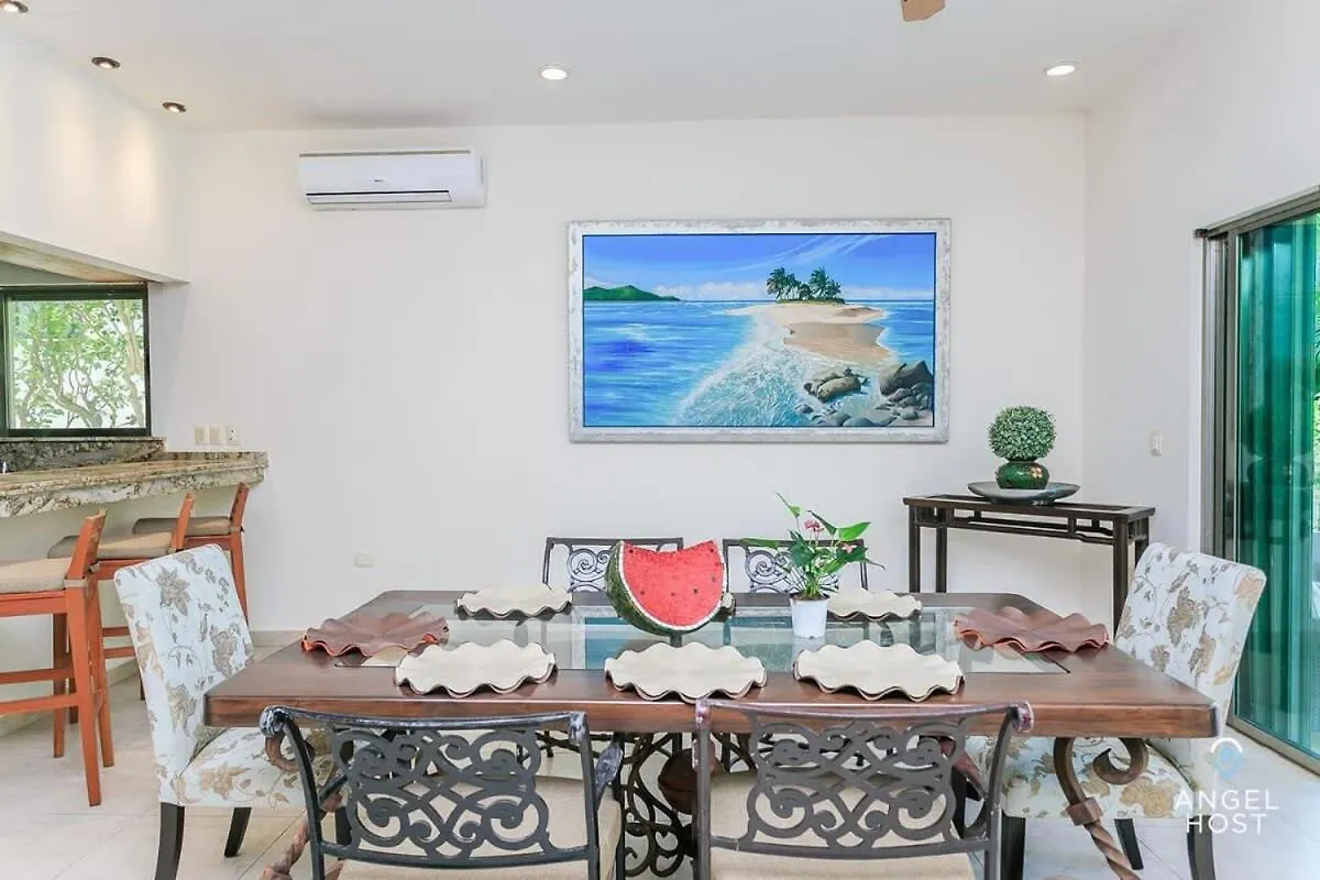 Villa With Private Pool & Large Garden In Playacar Playa del Carmen